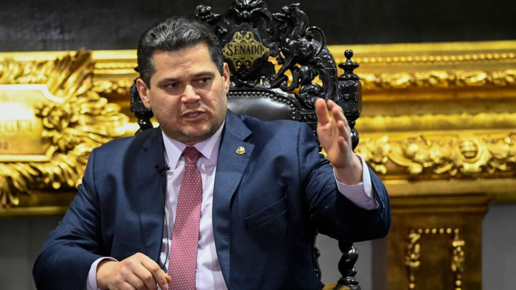 Senado Federal analisa PEC que retira precatórios da regra fiscal