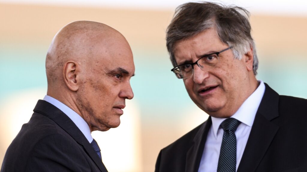 Alexandre de Moraes pede parecer sobre segurança de Bolsonaro