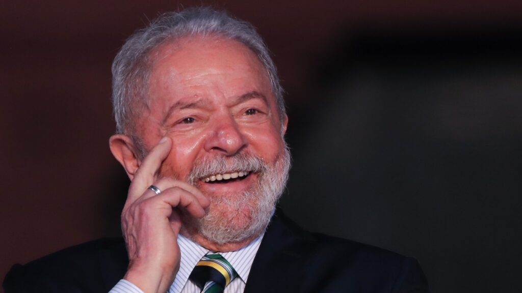 Lula alia interesse e oportunismo ao falar sobre EUA e Brics