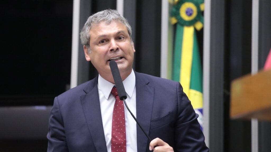 PT pede bloqueio de bens de Bolsonaro após suposta movimentação de R$ 30 milhões