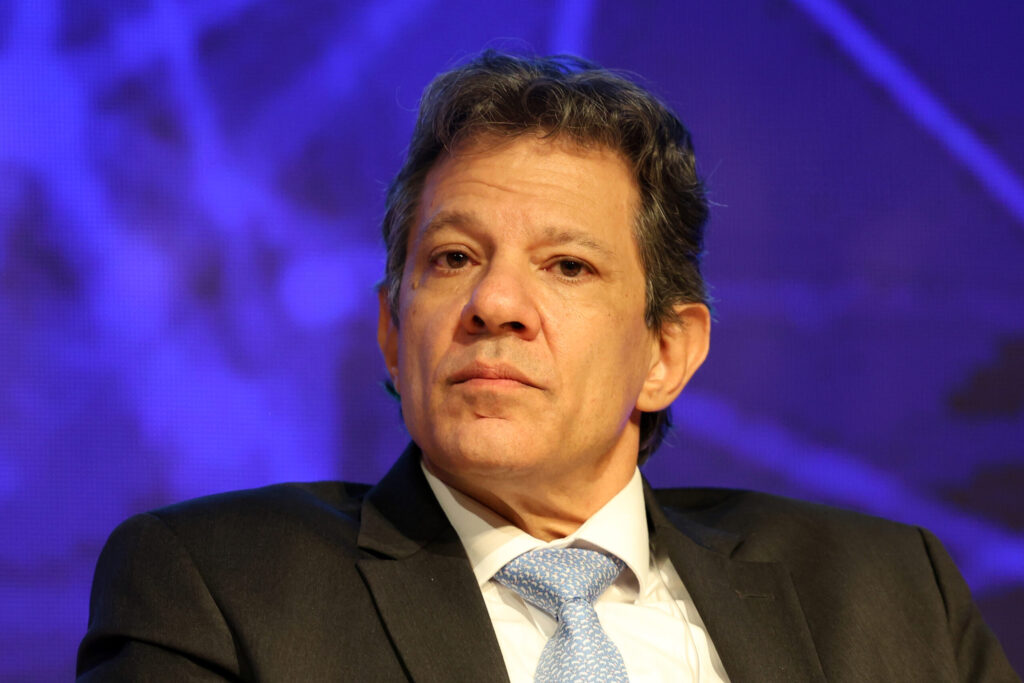 Governo aumenta previsão de déficit e rombo vai a R$ 30,2 bilhões