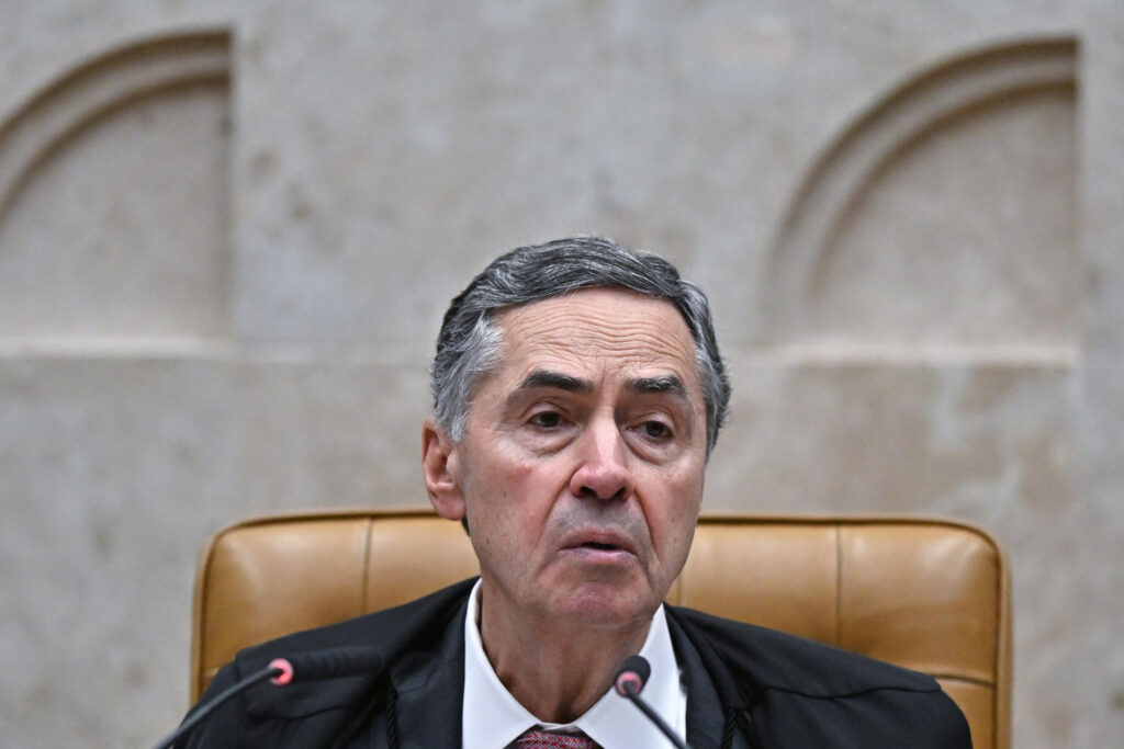 Barroso defende fundir crimes para diminuir penas do 8 de janeiro