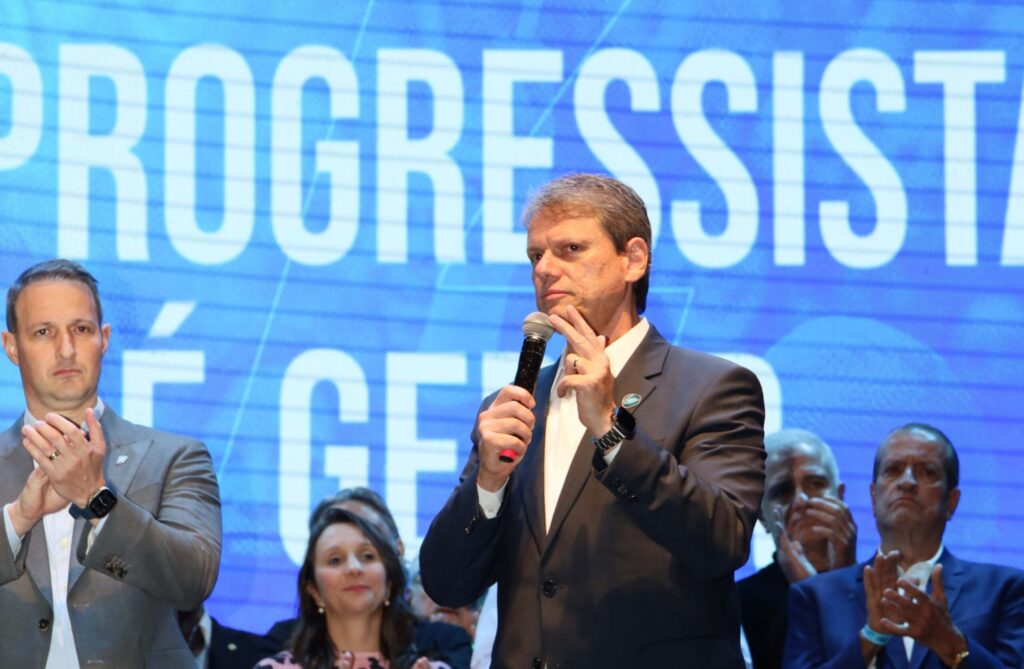 Tarcísio negocia anistia em meio a julgamento de Bolsonaro