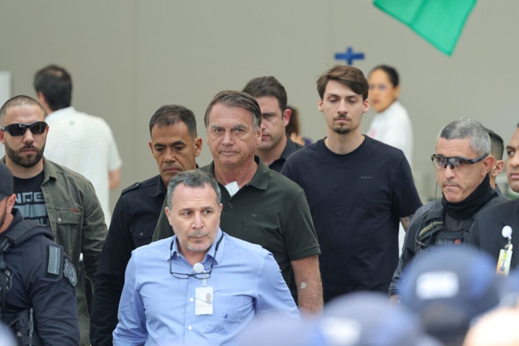 Moraes dispensa GSI de escolta de Bolsonaro