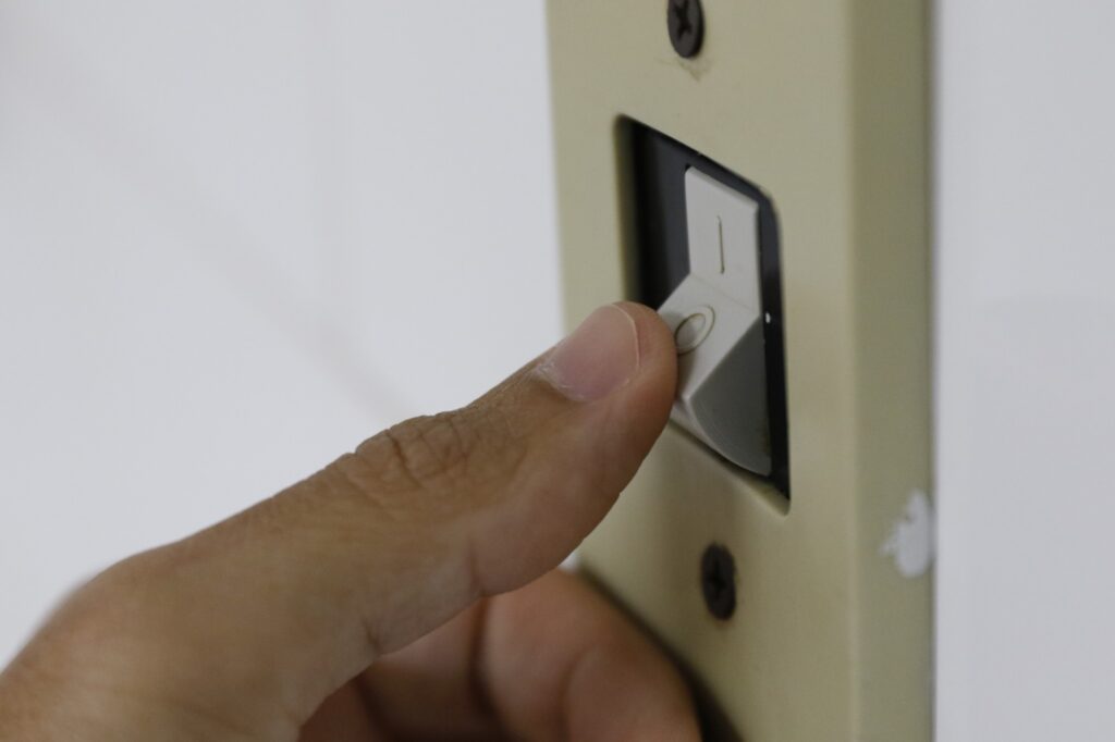 Senado aprova conta de luz gratuita para baixa renda