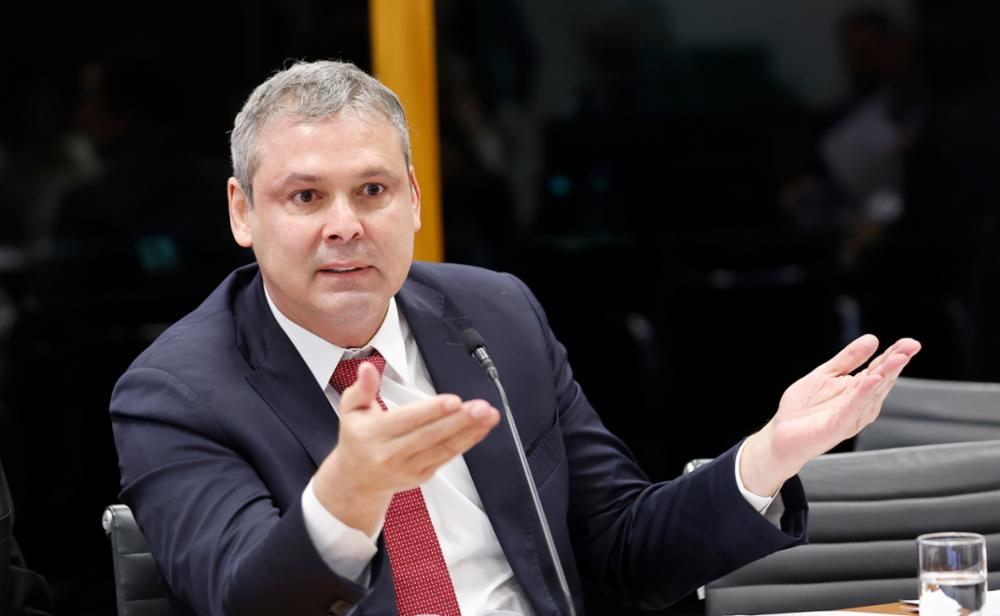 PT pede novo relator para processo contra Eduardo