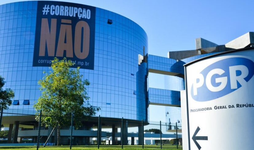 PGR investiga servidores por críticas em grupo de WhatsApp