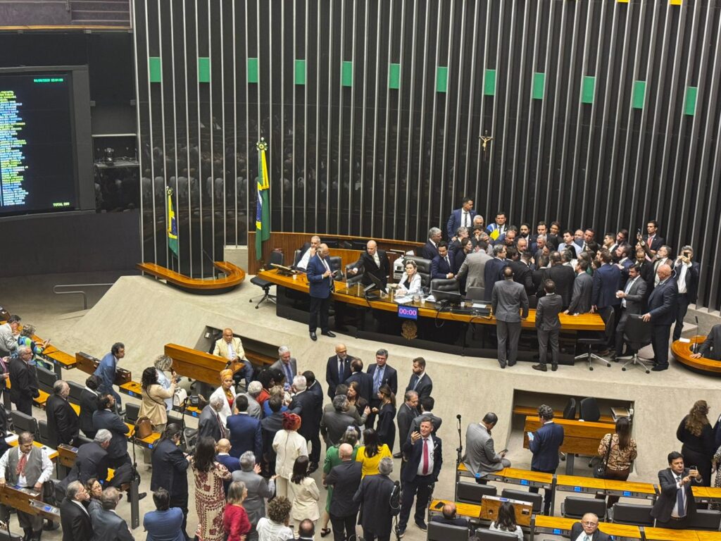 Oposição pode buscar brechas para manter viva a anistia