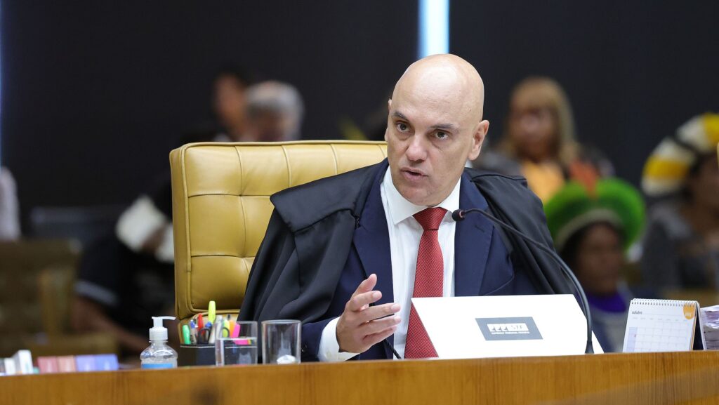 Moraes destitui advogados de Filipe Martins e Marcelo Câmara