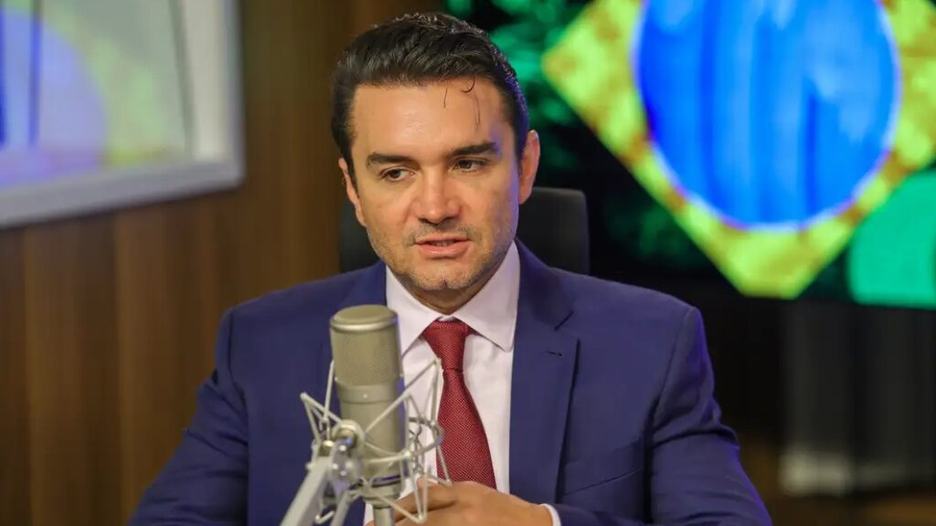 União Brasil afasta Celso Sabino após ministro reafirmar que seguirá com Lula