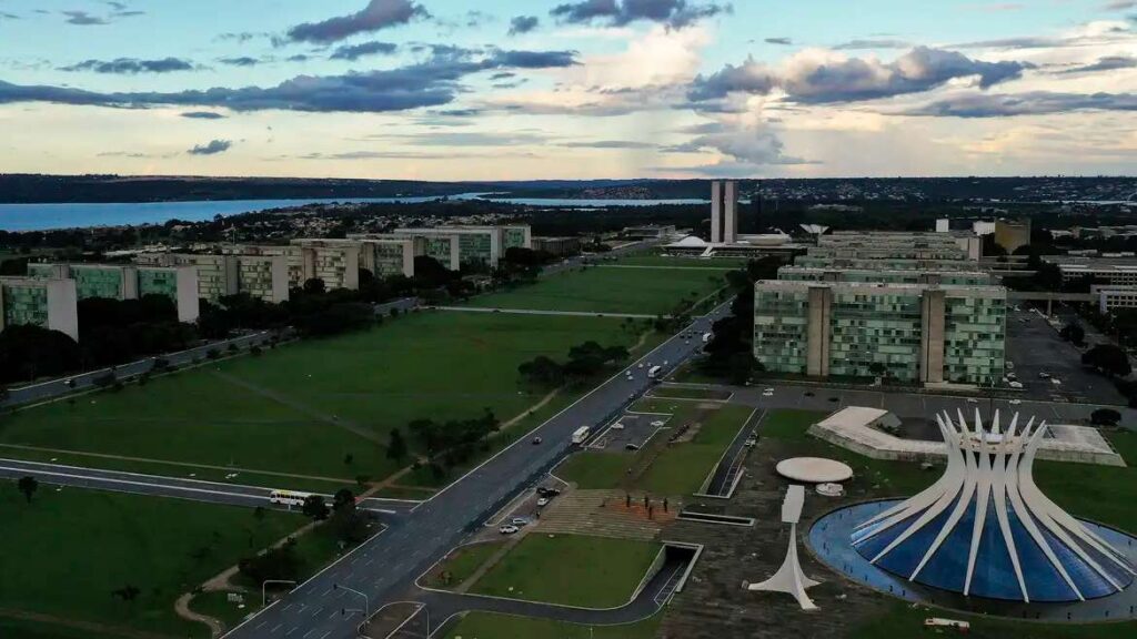 Governo federal propõe aumento de 17,5% no auxílio-alimentação