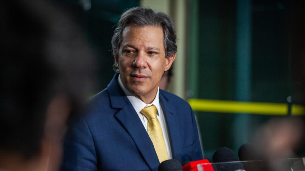 Haddad critica Castro por suposta falta de ações para sufocar finanças do crime
