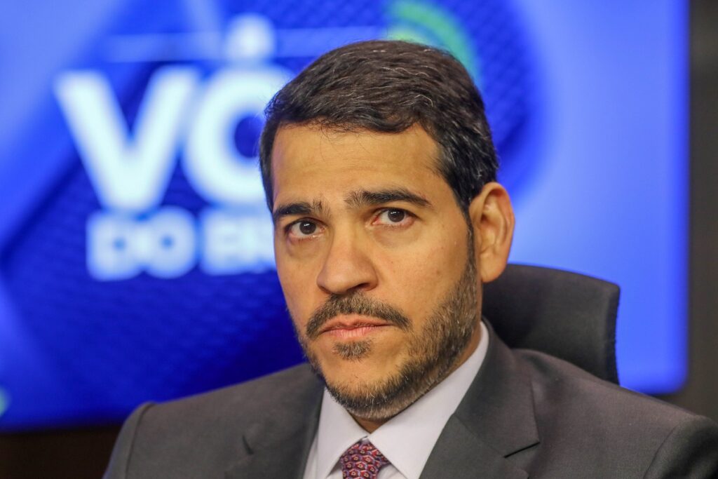 Quem é Jorge Messias, o favorito para assumir a vaga no STF