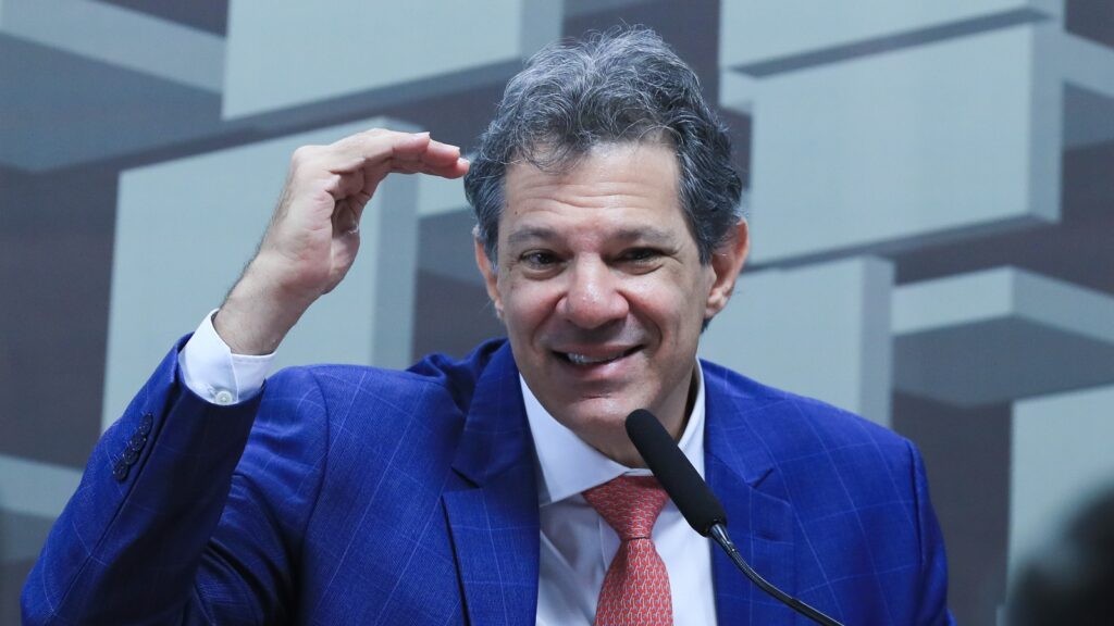 Governo já arrecadou quase R$ 8 bilhões com alta do IOF