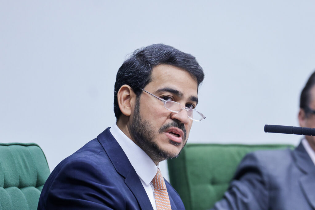 Favorito ao STF, Messias faz aceno ao Legislativo