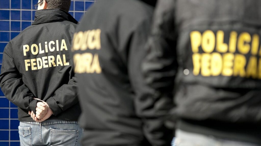 Prefeito de cidade da BA é afastado por suspeita de desvio de emendas