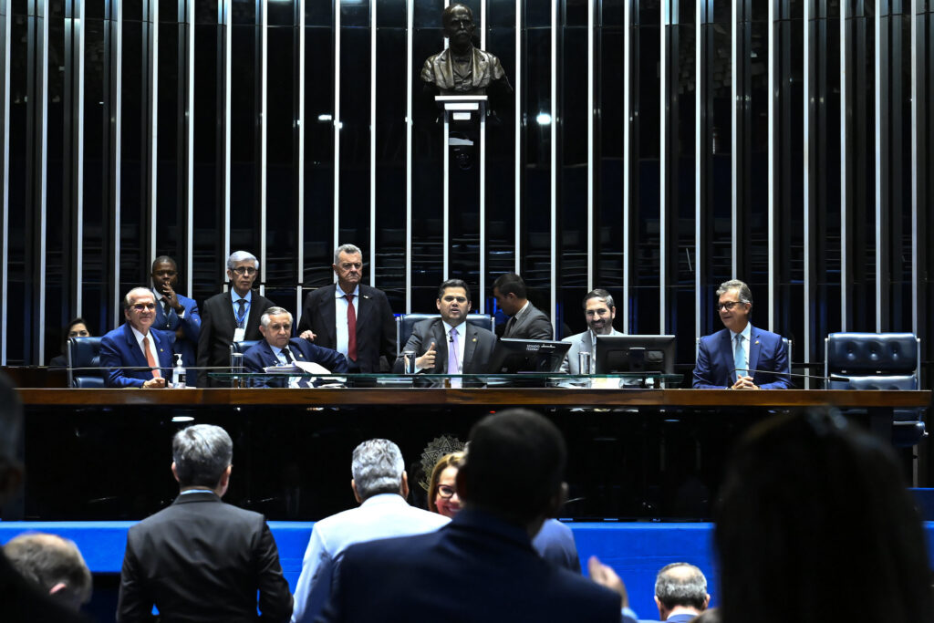 Senado libera R$ 5 bi para Forças Armadas fora do arcabouço