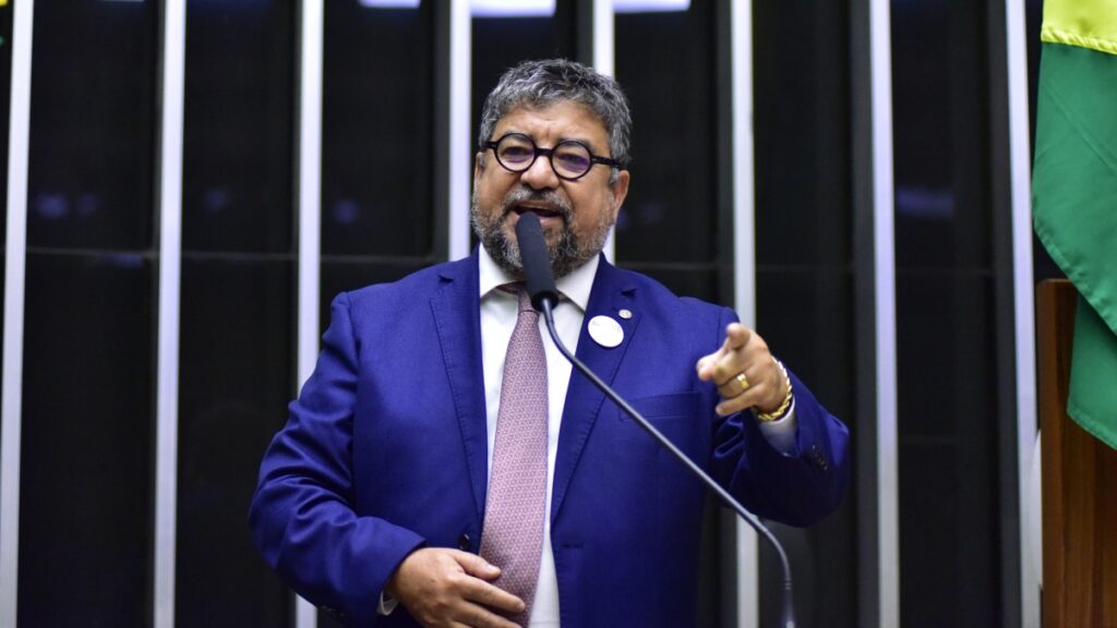 “ninguém enfrenta fuzil com beijinhos”