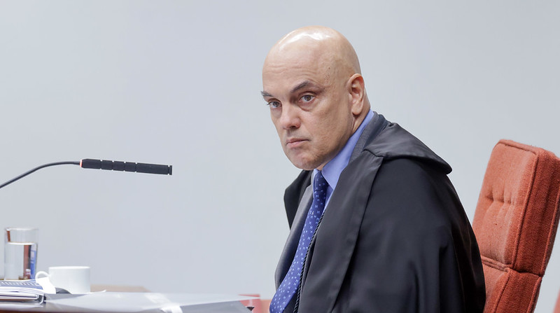 Moraes vota para reduzir punição a coronel e tenente-coronel