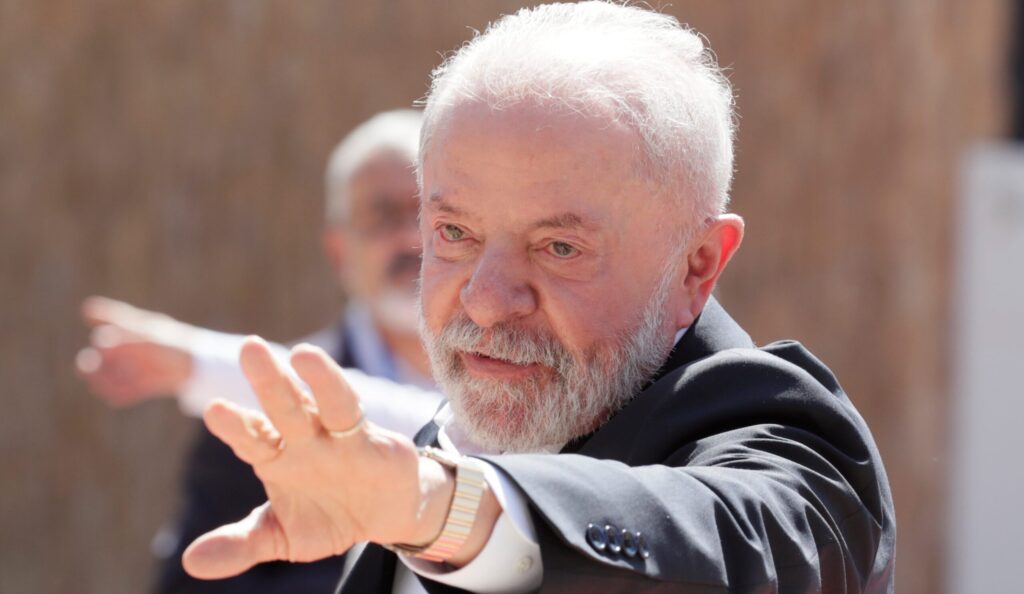Lula dá calote e contrata dívida bilionária para próximo governo