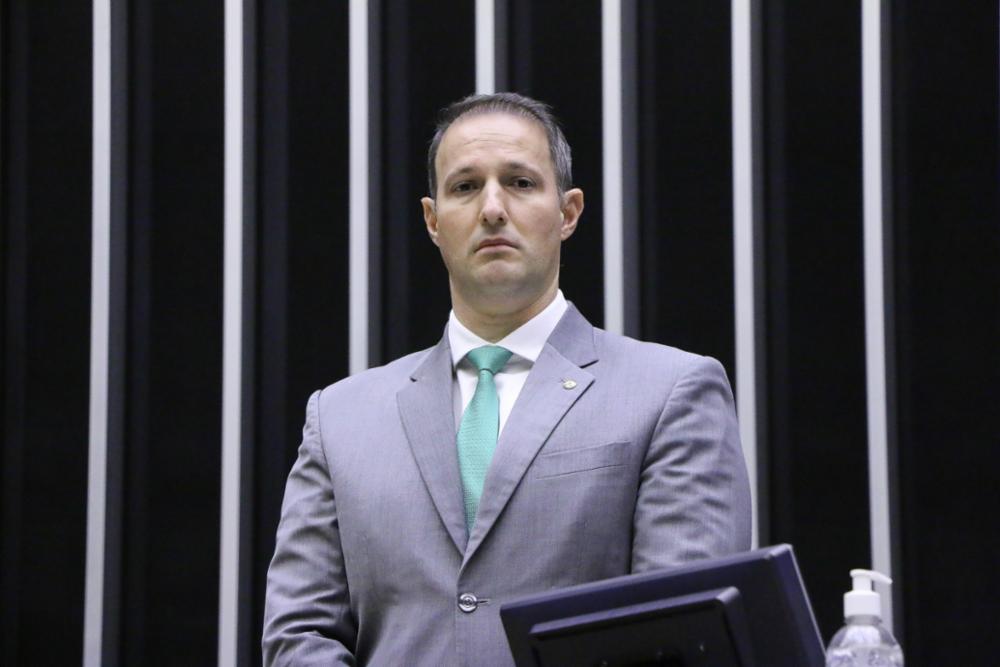 Derrite mantém Lei Antiterrorismo, com ajuste pontual à PF