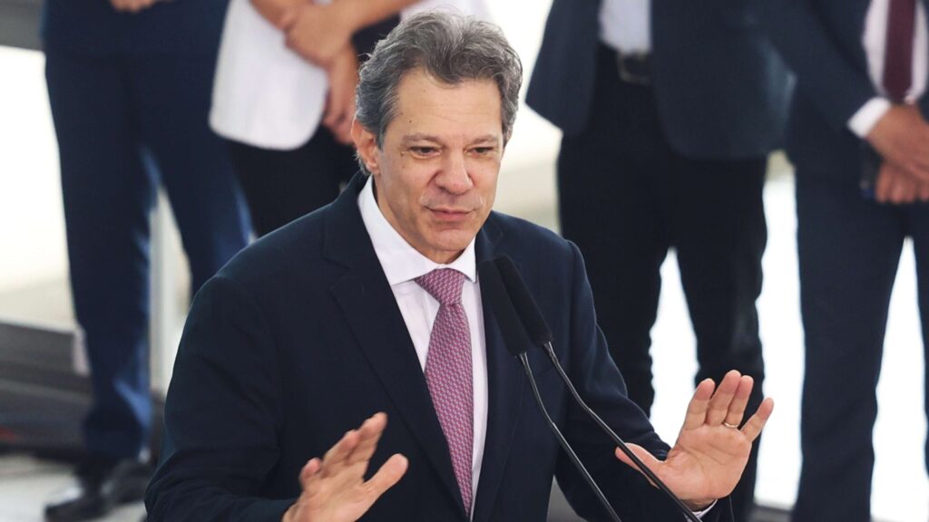 Ministro chama crise fiscal de “delírio” e omite dados do governo