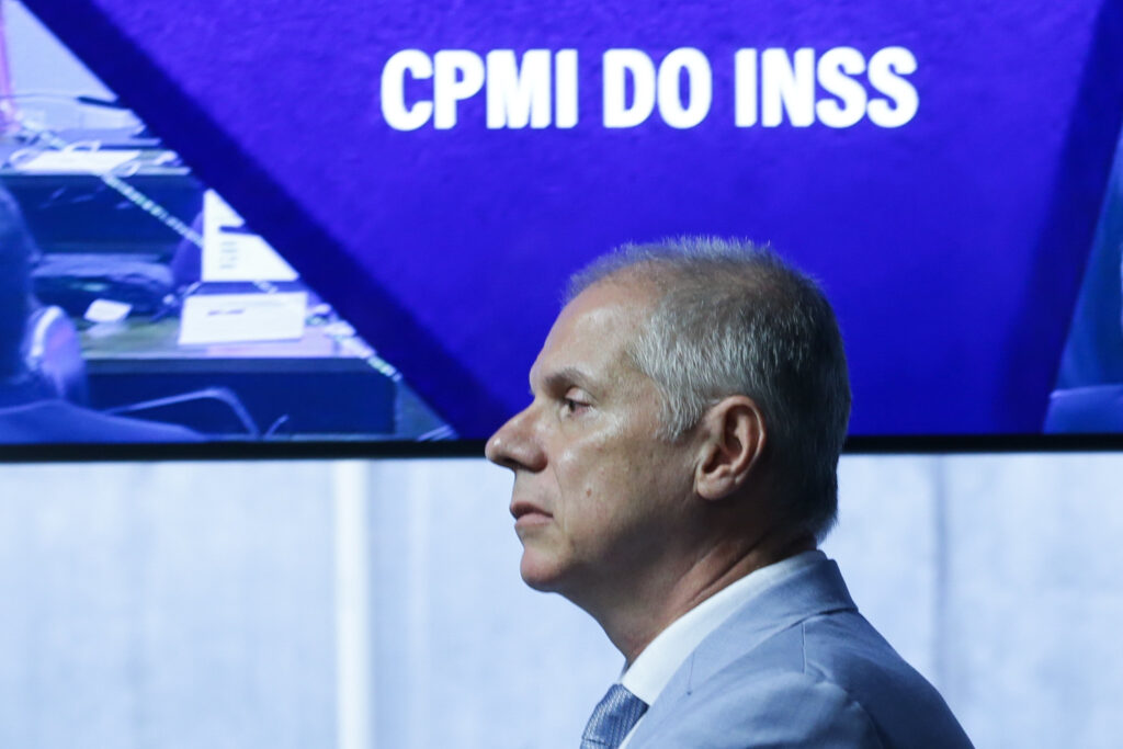 PF prende ex-presidente do INSS por fraude bilionária