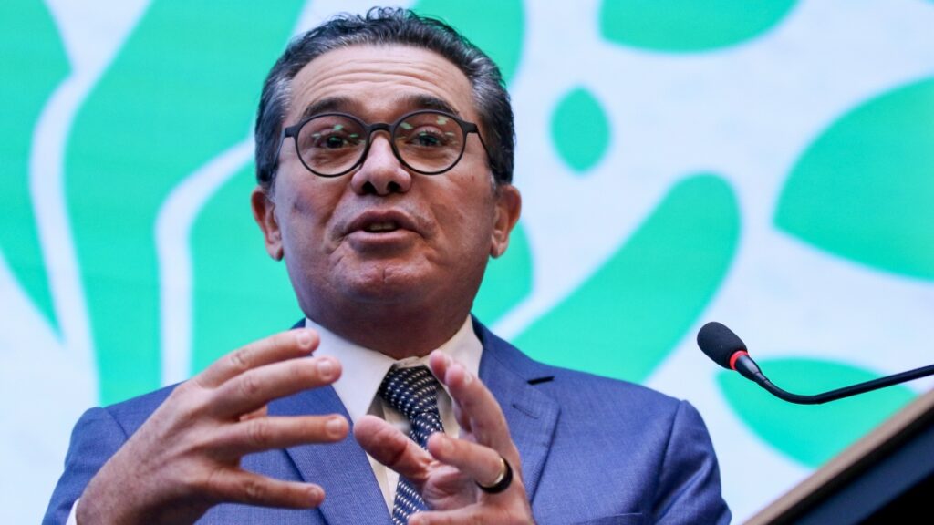 Ministros do TCU torram R$ 8,3 milhões em viagens ao exterior