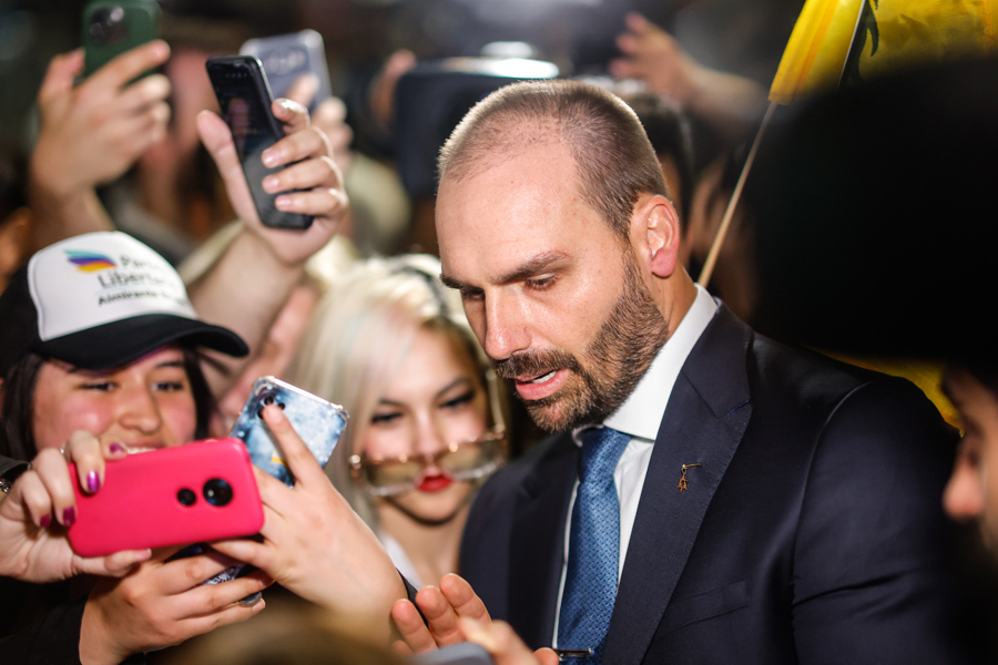 Defensoria recorre de decisão que tornou Eduardo Bolsonaro réu