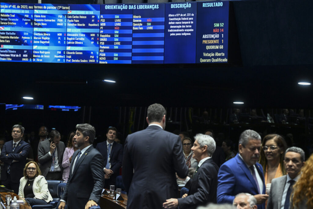 Senado aprova PEC do Marco Temporal e texto vai à Câmara