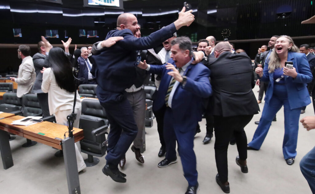 Como votou cada deputado na análise da cassação de Zambelli