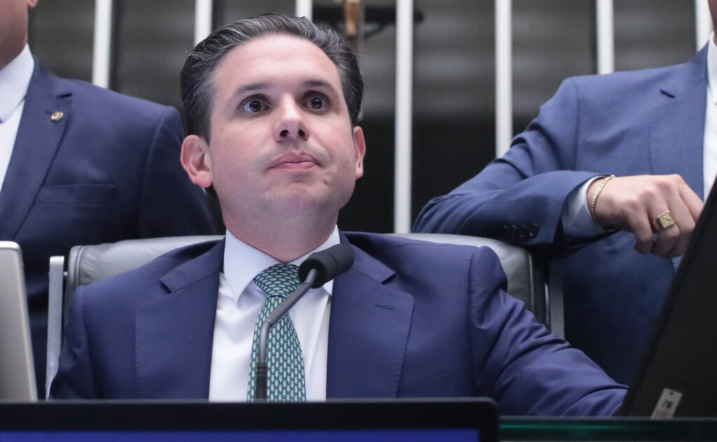 Motta reage à decisão de Dino contra ex-assessora de Lira