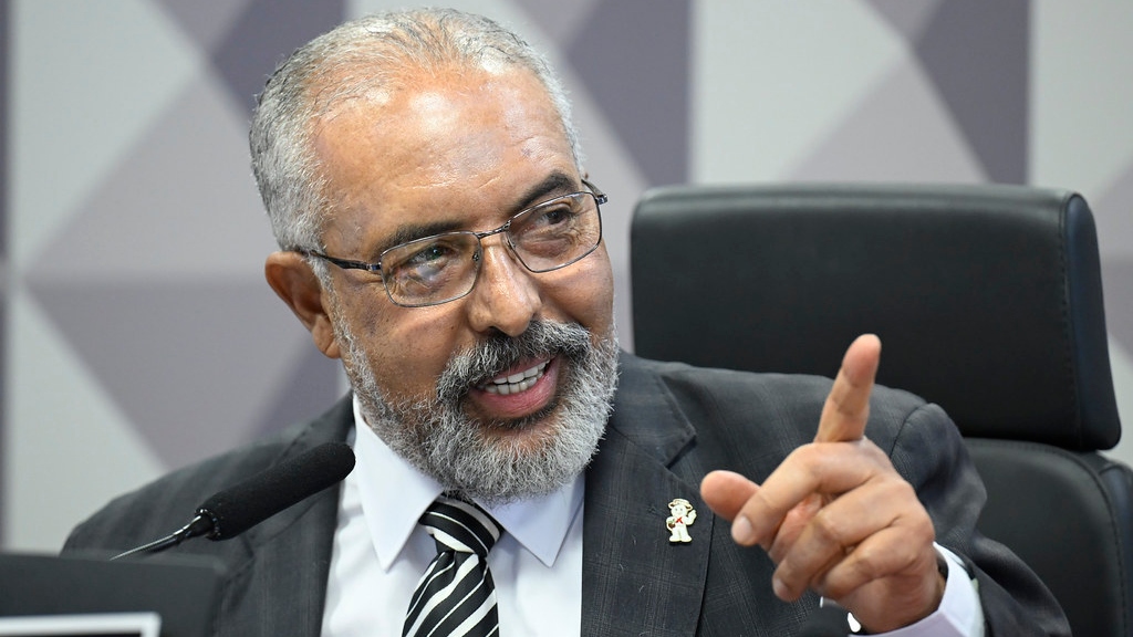 Autor da PEC do fim da escala 6×1 diz que será “teimoso” pela aprovação