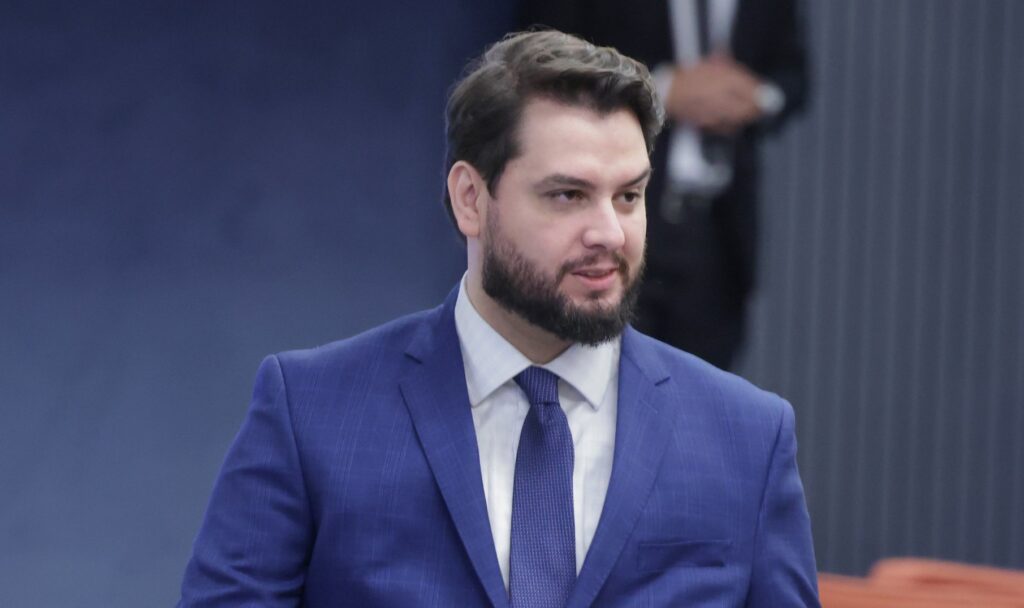 Filipe Martins é transferido de presídio sem aviso, diz defesa
