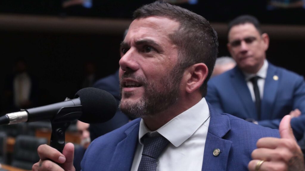 Jordy afirma já ter assinaturas suficientes para CPMI do Master