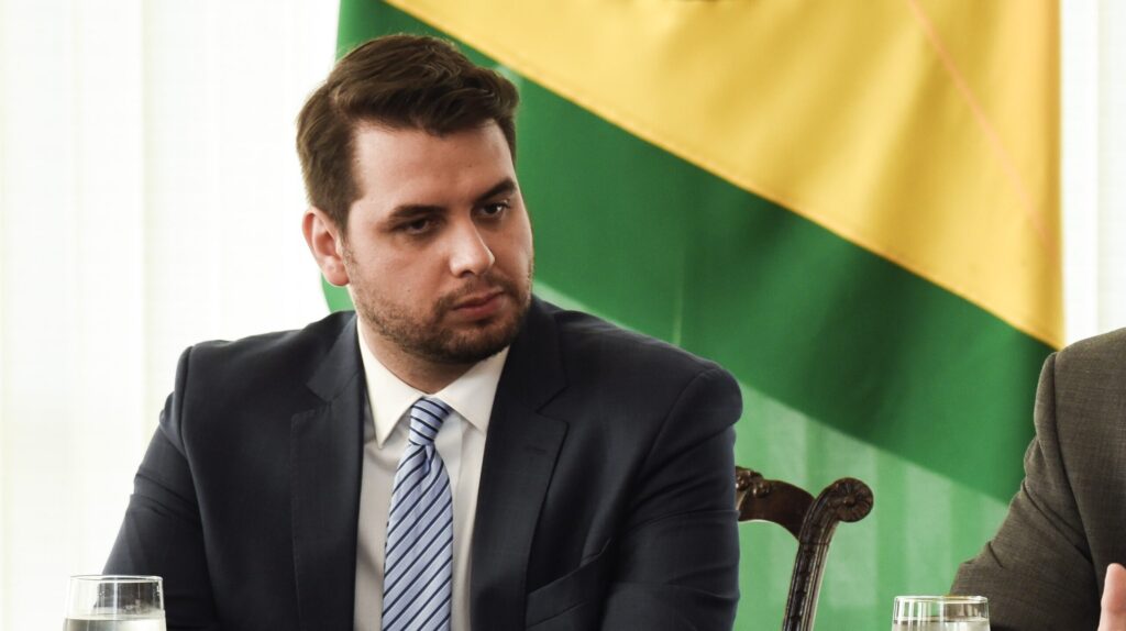 Defesa de Filipe Martins pede a Moraes manifestação da PGR sobre prisão preventiva