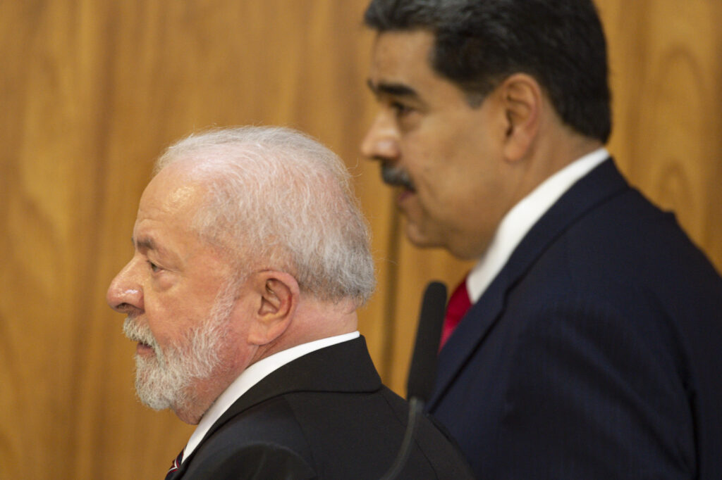Lula diz estar “indignado” com operação dos EUA contra Maduro