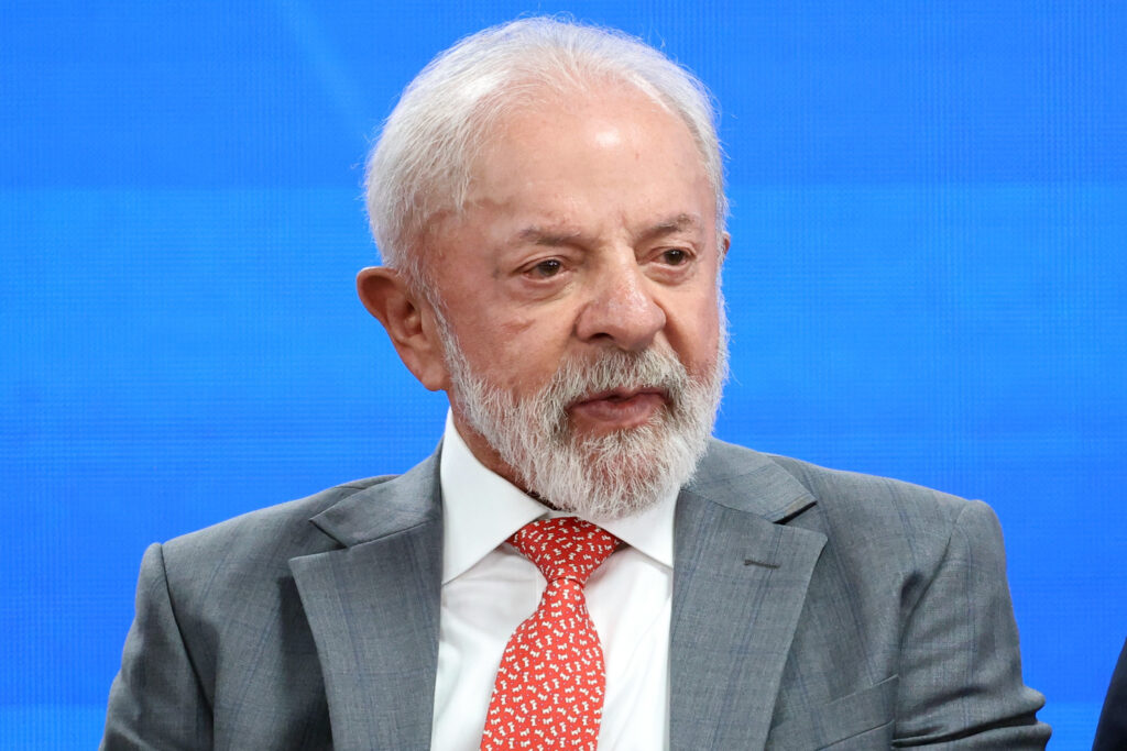 Lula sanciona Orçamento e veta R$ 400 milhões em emendas