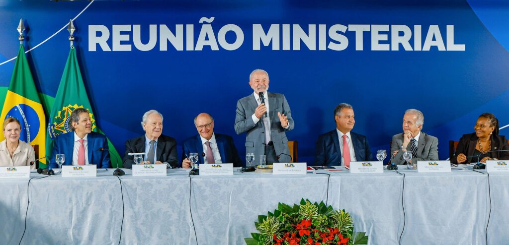 Crise entre Lula e Congresso continuam em ano eleitoral
