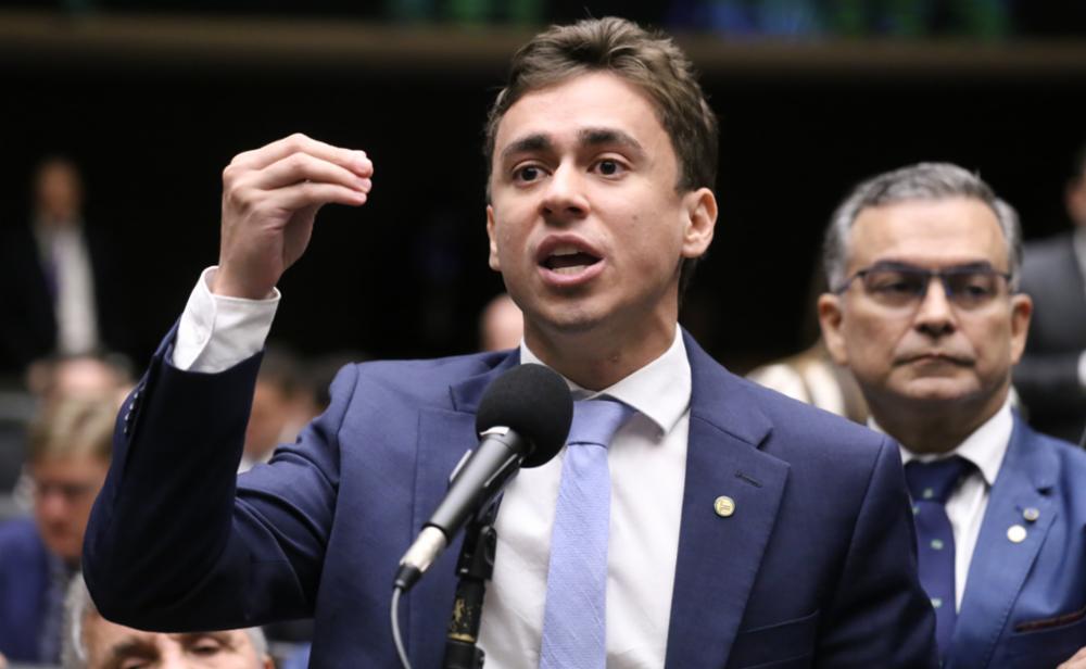Justiça suspende ordem para remover post de Nikolas contra o PT