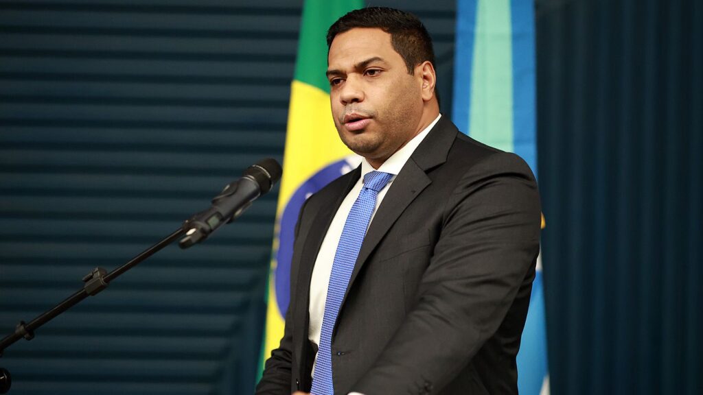 Dominado pelo centrão, plenário do TCU avalia autonomia do BC