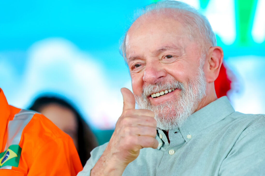 Sindicatos pressionam Lula para que envie combustíveis a Cuba