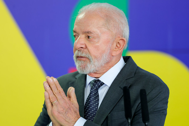 Governo Lula recua e zera imposto de 105 produtos