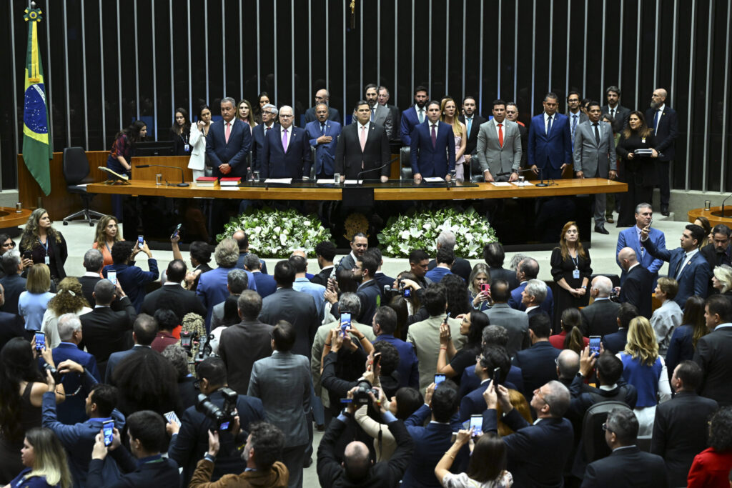 Sem Lula, Alcolumbre abre ano Legislativo pregando paz e diálogo