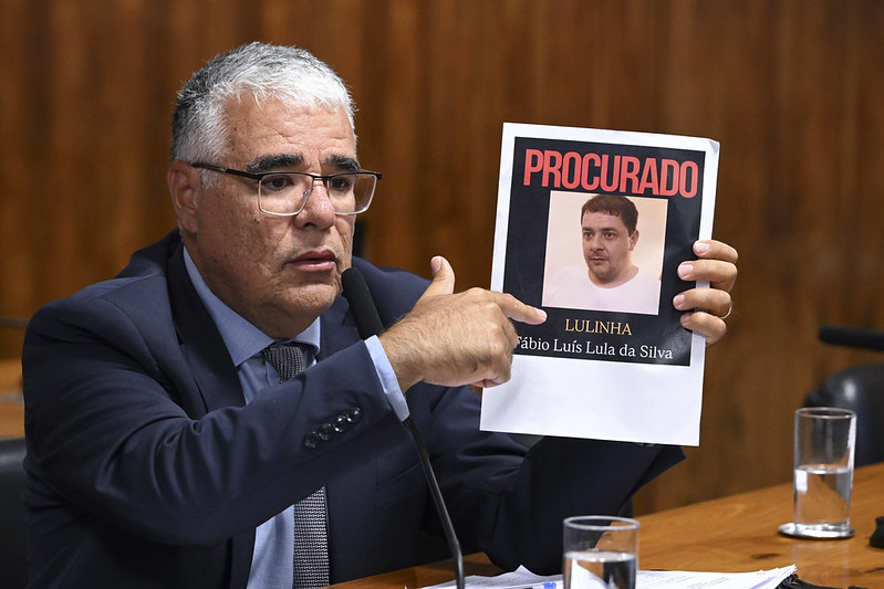 Suspeita de corrupção de Lulinha dá munição à oposição na corrida eleitoral