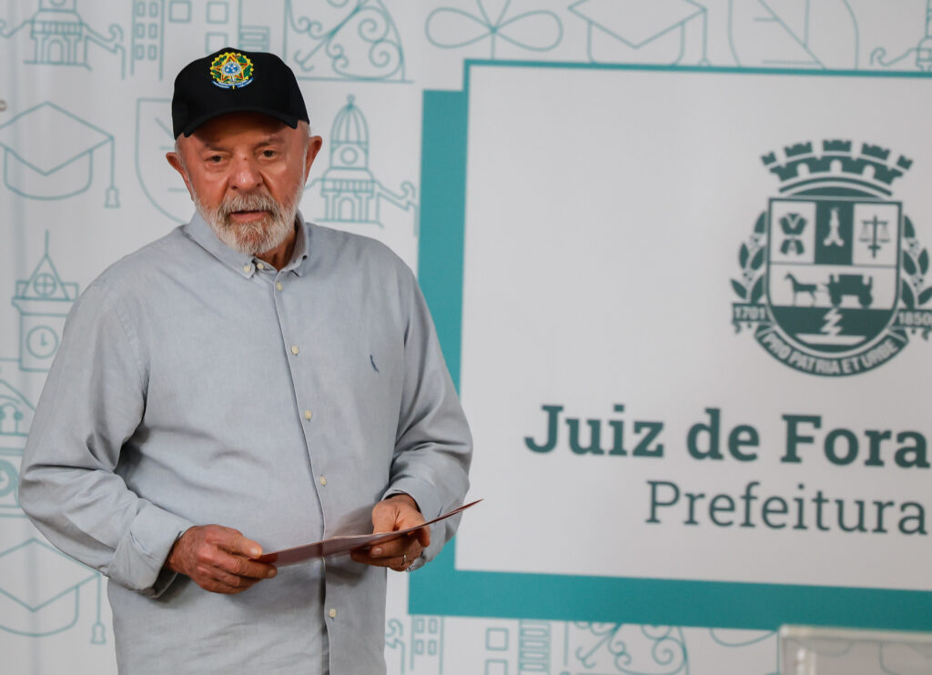 Zema e Lula trocam farpas em meio à tragédia em MG