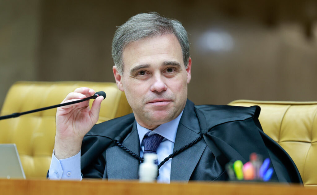 Mendonça autoriza PF a periciar dispositivos em caso Master