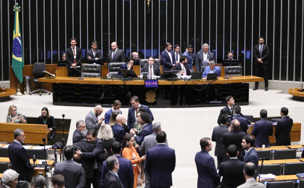 Congresso aprova gratificação de até 100% a servidores do Legislativo