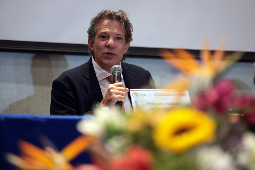 Haddad minimiza impacto econômico da guerra no Irã