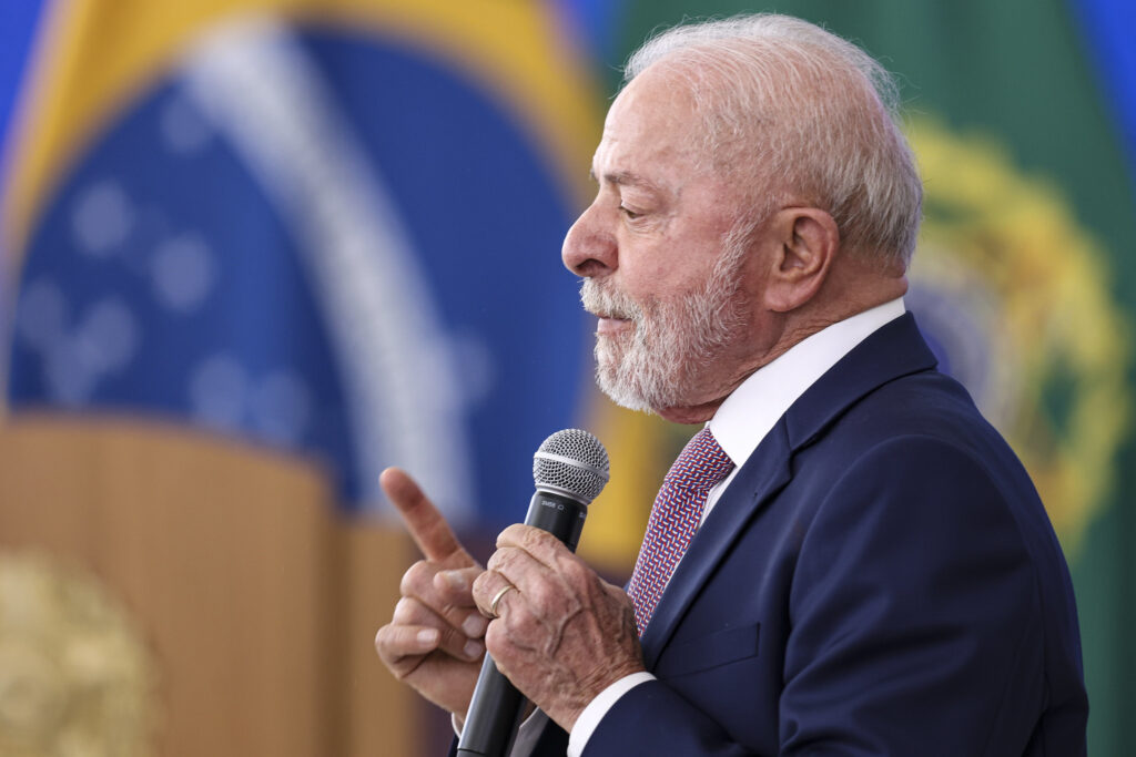 Lula e governadores travam embate sobre preço dos combustíveis